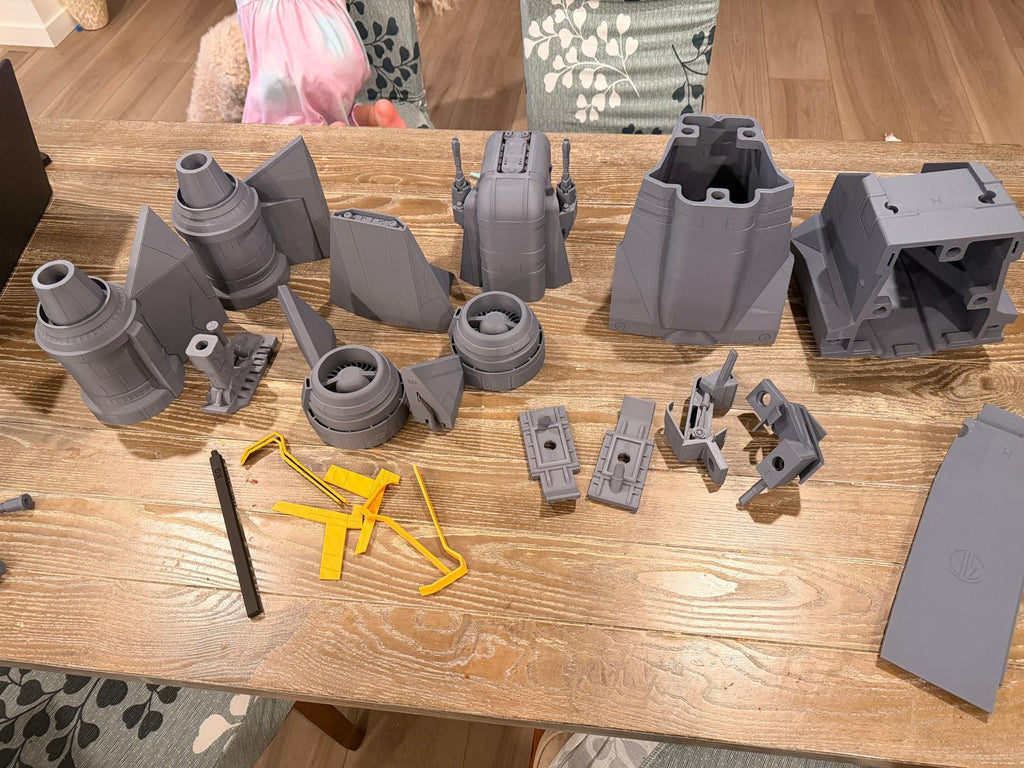 Titan Razor crest r Model | Large Sci-Fi Warship Display | Bolt Together Assembly