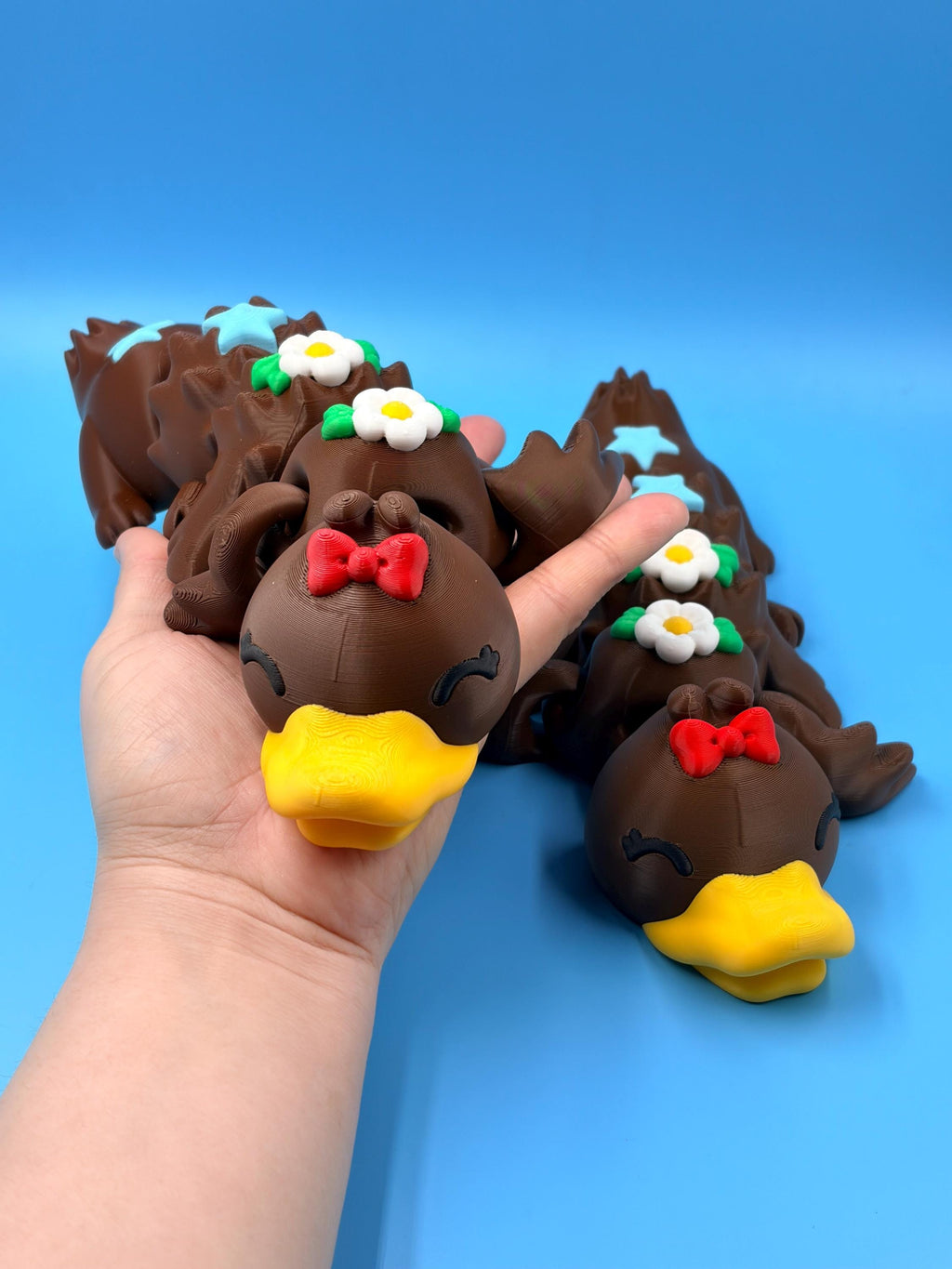 Articulated Duck Figurine | Poseable Flexi Fidget Toy with Flowers &amp; Stars | 3D Printed Cute Desk Gift