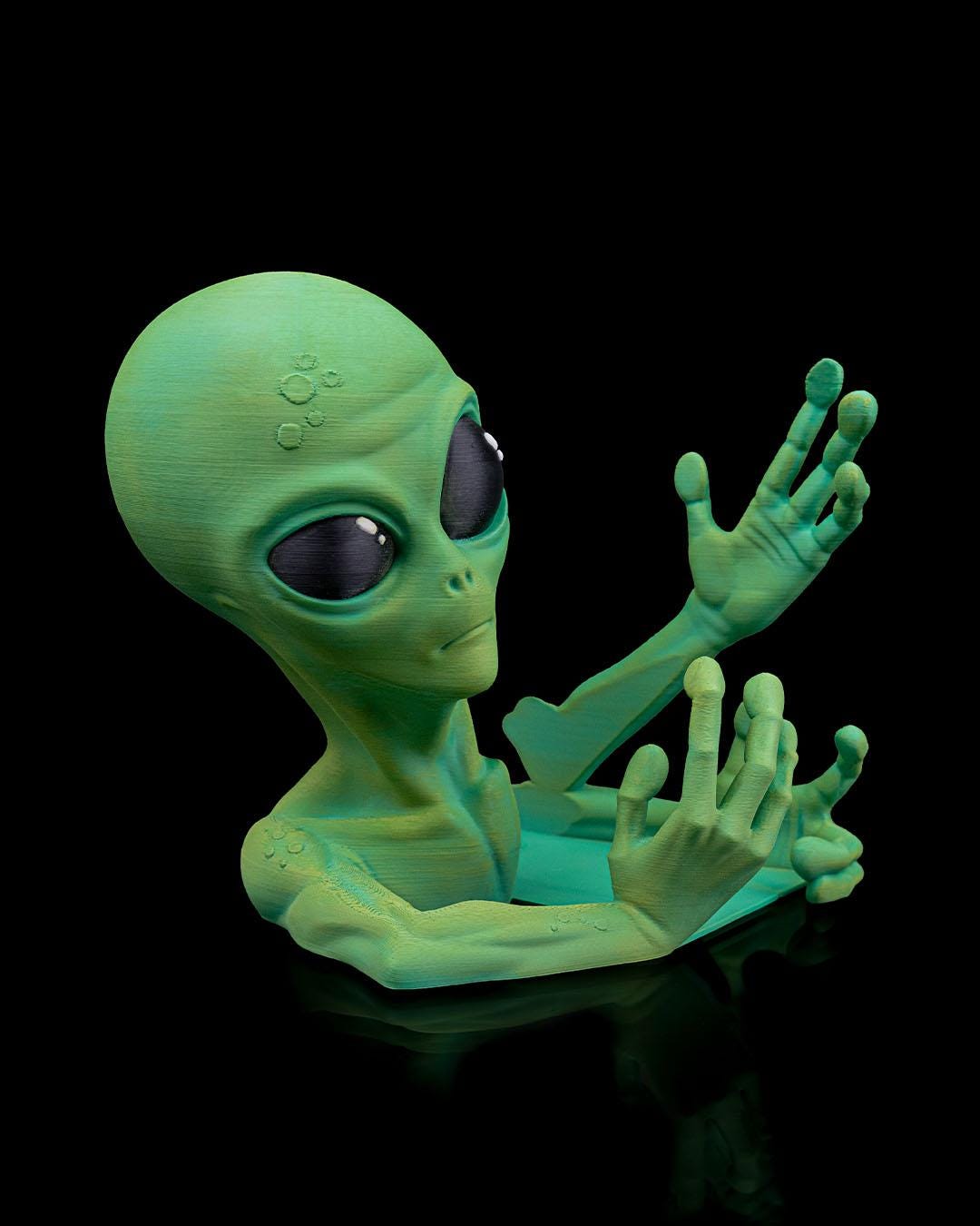 Shelf Invader Bookend – Alien 3D Printed Book Holder, Quirky Desk Decor